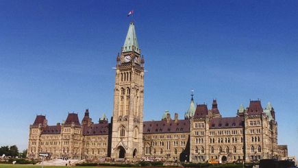7-Day Bus Tour to Montreal, Quebec, Ottawa, Thousand Island, Toronto & Niagara Falls from New York **Exclusive Luxury Tour**