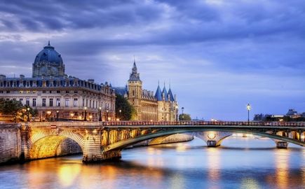 4 horas de un crucero por el R�o Siena y un tour en autob�s por Par�a por la noche