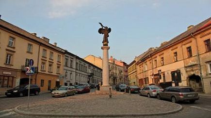 3-hour Small Group Walking Tour to Undiscovered Vilnius - Old Town & Uzupis