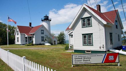 2-Day Martha's Vineyard, Essex Steam Train Tour, Riverboat Ride, Breaker Mansion in Rhode Island Tour 2-Day Martha's Vineyard, Essex Steam Train Tour, Riverboat Ride, Breaker Mansion in Rhode Island Tour