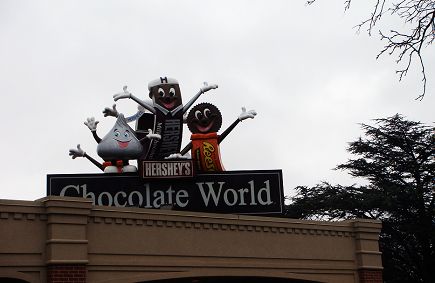4-Días por Nueva York, Filadelfia, Washington DC, el mundo de chocolate de Hershey, las Cataratas del Niágara y Thousand Island **Tour de lujo exclusivo** 4-Días por Nueva York, Filadelfia, Washington DC, el mundo de chocolate de Hershey, las Cataratas del Niágara y Thousand Island **Tour de lujo exclusivo**