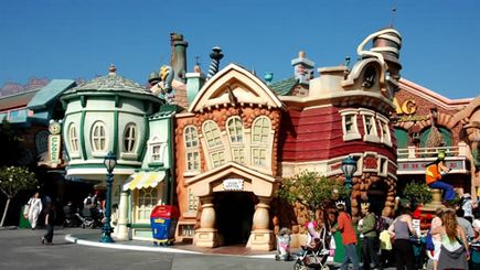 5-Day Bus Tour Package to Grand Canyon South, Los Angeles, Universal Studios and Disneyland from Las Vegas