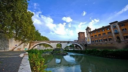 Tour a pie de 2 horas en un peque�o grupo por la moda y tradici�n Trastevere