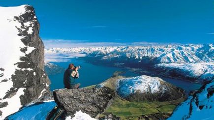 New Zealand Explorer with Fiji New Zealand Explorer with Fiji