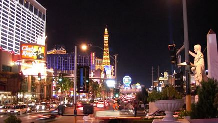 8-Day Bus Tour Package to San Francisco, Yosemite, Las Vegas, Grand Canyon South, Palm Springs Outlet, Universal Studios (Depart from SFO/End in LA)