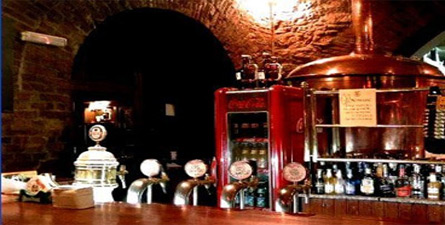 Prague Pub Crawl, International Party is one of the largest organized pub crawls in Europe!