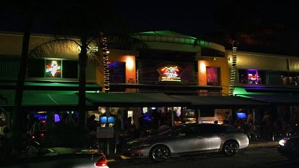 Tour Mango's Tropical Cafe