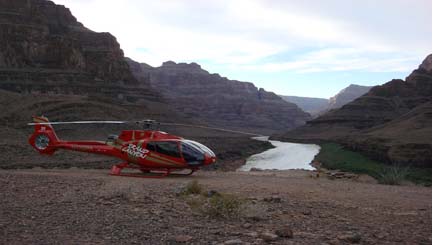 Tour en helic�ptero del Gran Ca��n y Rio Colorado