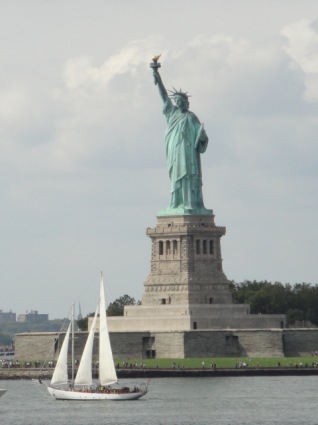 Sightseeing Tours, Travel Packages and Day Trips from Tours4Fun.com