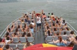 30-Minutes Speedboat Ride - "The Beast"